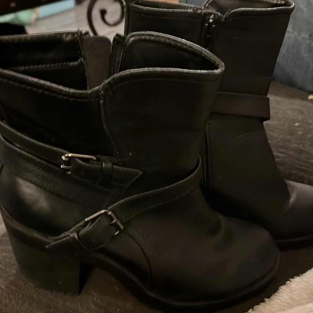 Vintage Women’s SHI by Journeys Black Faux Leather Ankle Boots sz 8.5 - Picture 8 of 8